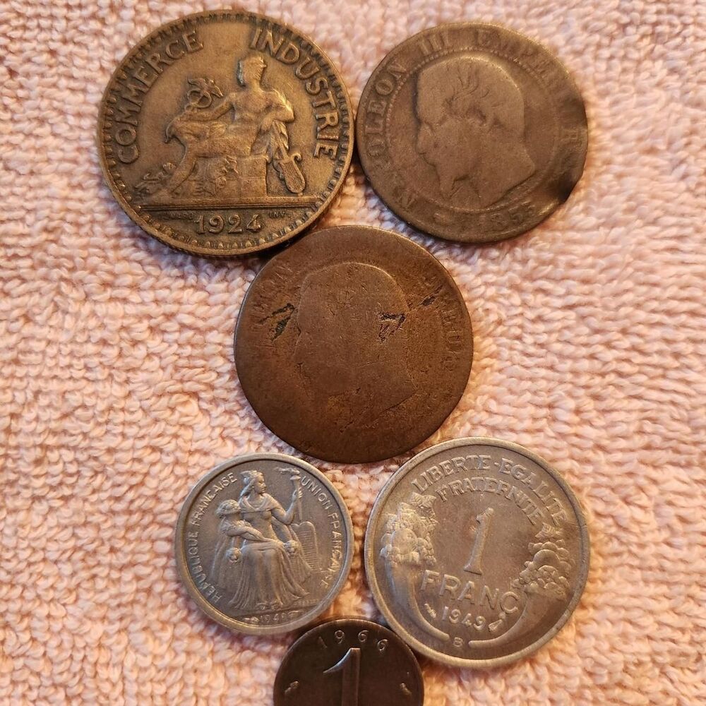 Unbranded Brown and Silver Collectibles